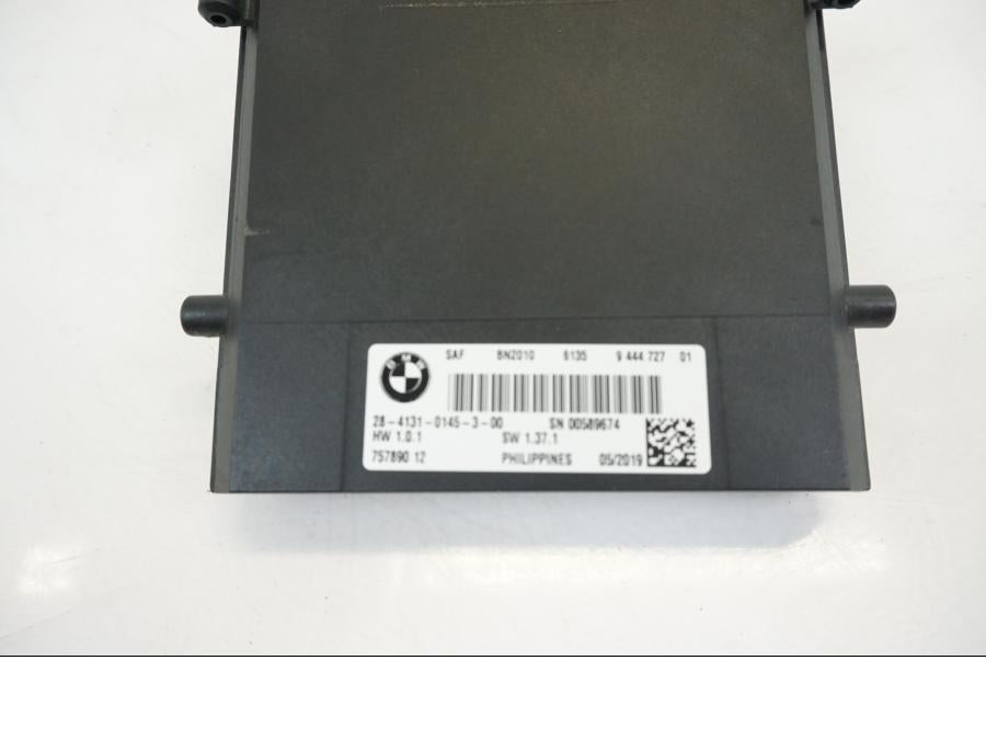 Höger sida på ESA Control Unit från en BMW S 1000 XR -2019 motorcykel.