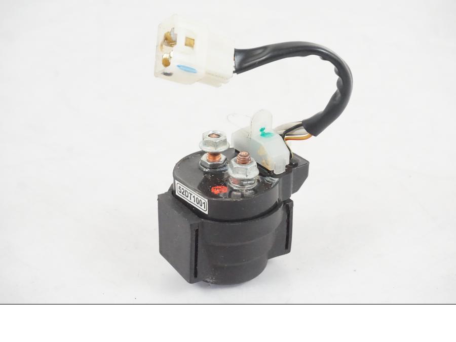 Framsidan på Startrelä från en KTM 390 Adventure -2021 motorcykel.