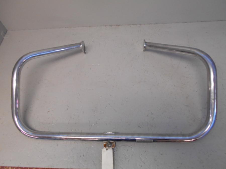 Framsidan på Motorskyddsbåge från en H-D Touring Road King FLHR/I -2016 motorcykel.