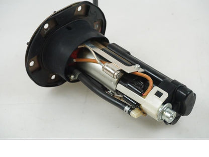 Vänster sida på Bensinpump insprut från en Honda CBR 1000 -2005 motorcykel.