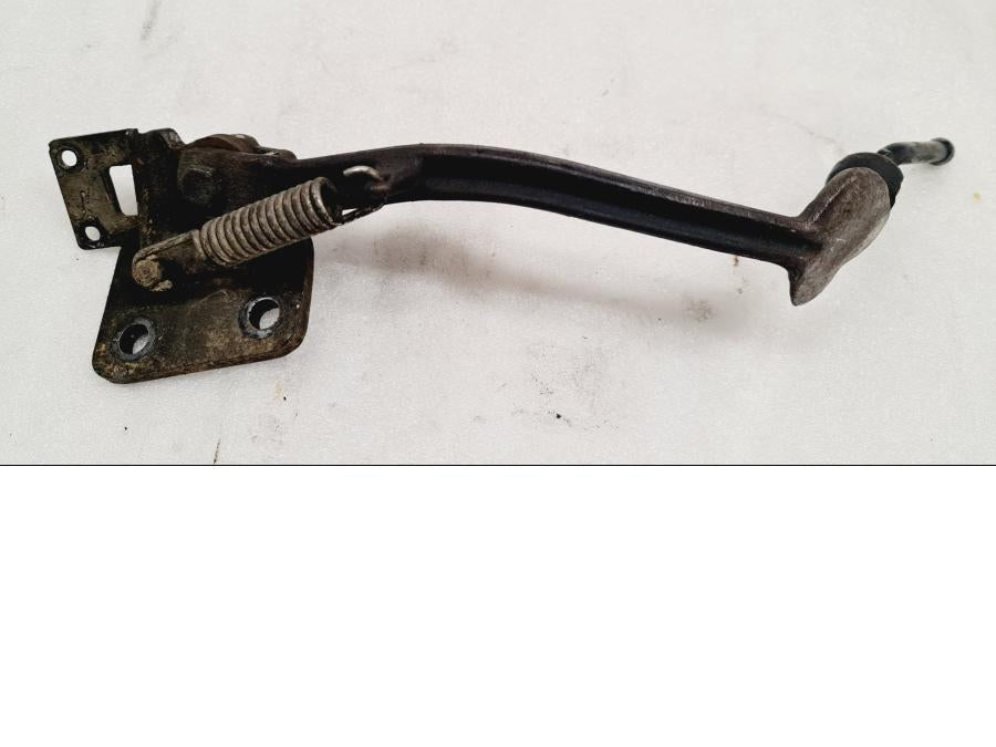 Baksidan på Sidostöd från en Suzuki GS 850 G -1982 motorcykel.