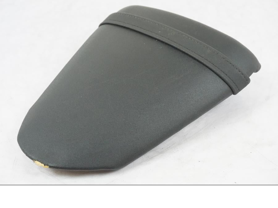 Höger sida på Sadel från en Kawasaki ZX-6R -2011 motorcykel.