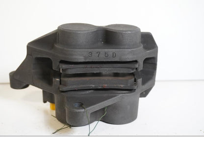 Höger sida på Bromsok från en Yamaha BT 1100 -2004 motorcykel.