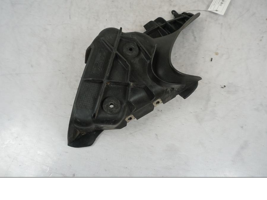 Vänster sida på Oljekyl från en BMW R 850 R -2004 motorcykel.