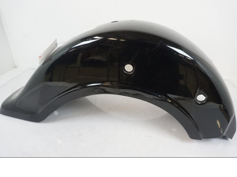 Extrabild5 på <p>Bakskärm från Suzuki VL 800 2007.</p>

<p>Två sprickor i bakkant, repor och mindre slitage av lack finns se bilder.</p> motorcykel.