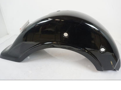 Extrabild5 på <p>Bakskärm från Suzuki VL 800 2007.</p>

<p>Två sprickor i bakkant, repor och mindre slitage av lack finns se bilder.</p> motorcykel.