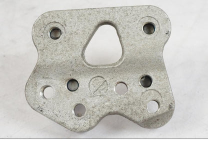 Vänster sida på Fotpinnefäste inre från en Suzuki GSX-R 600 -2007 motorcykel.