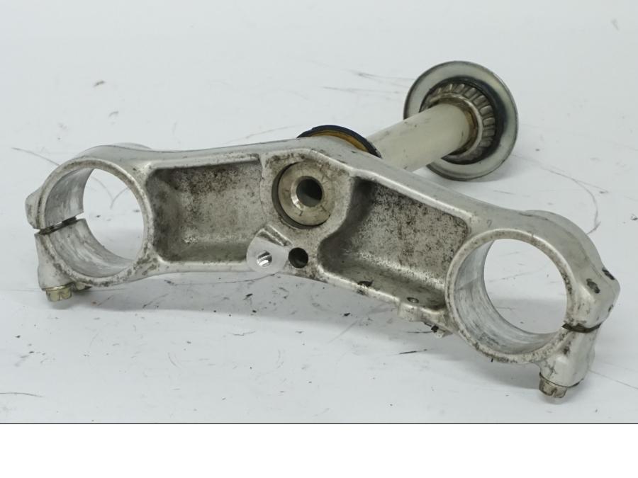 Vänster sida på Gaffelkrona från en Honda CBR 900 RR -2002 motorcykel.