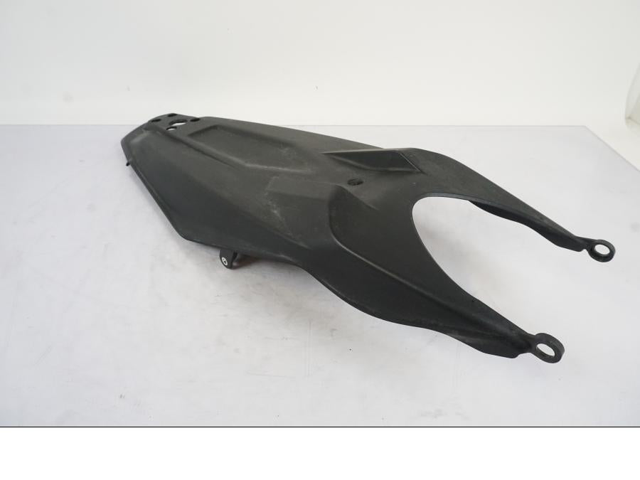 Framsidan på Undertail från en KTM 790 Duke -2019 motorcykel.