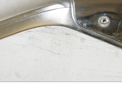 Snett nerifrån på Ljuddämpare från en BMW K 1600 -2013 motorcykel.