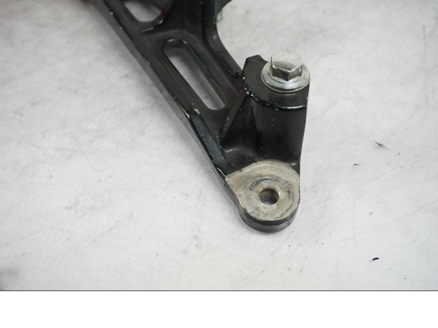 Höger sida på Bromsoksfäste från en Yamaha FJ 1200 -1991 motorcykel.