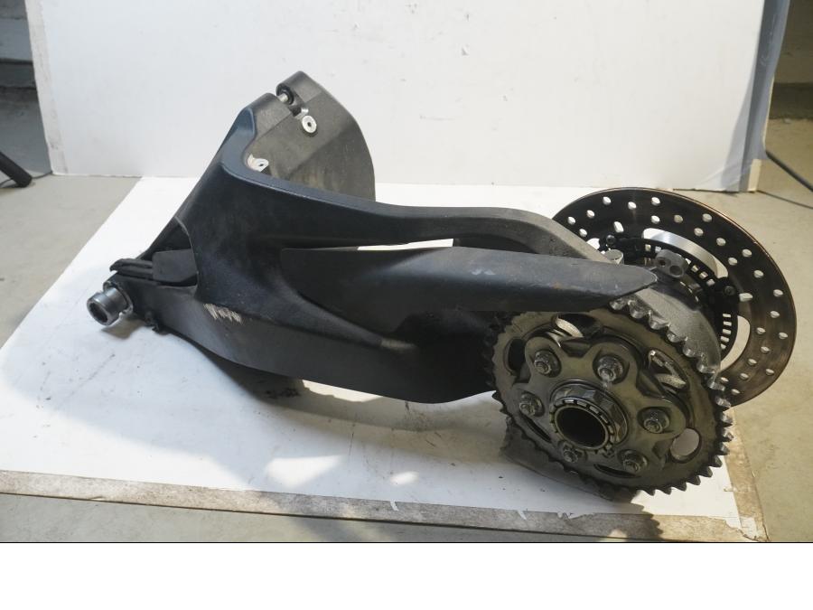 Framsidan på Sving från en Ducati Monster 1200 -2016 motorcykel.