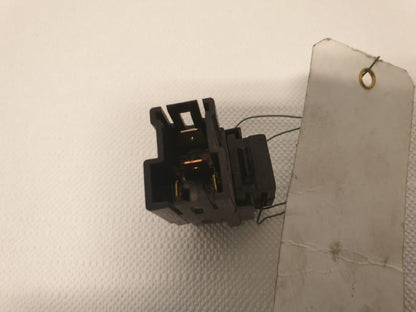 Baksidan på Relä från en Yamaha FZ1-SA -2008 motorcykel.