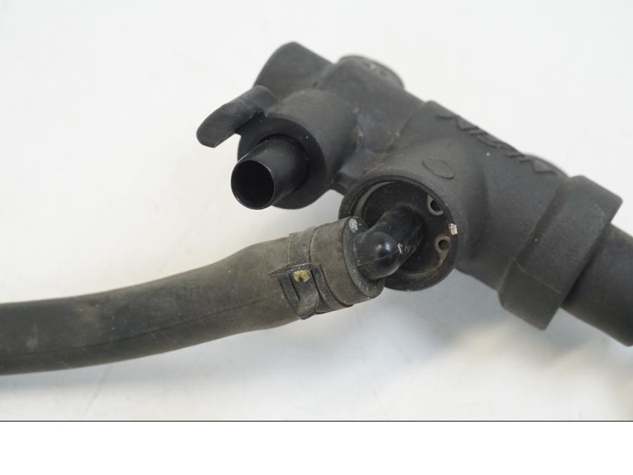 Vänster sida på Bromshuvudcylinder från en BMW R 1250 GS -2019 motorcykel.