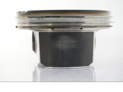 Snett uppifrån på Kolv från en BMW R NineT -2017 motorcykel.