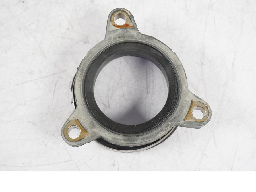 Höger sida på Insugsgummi från en BMW R 1200 GS -2005 motorcykel.