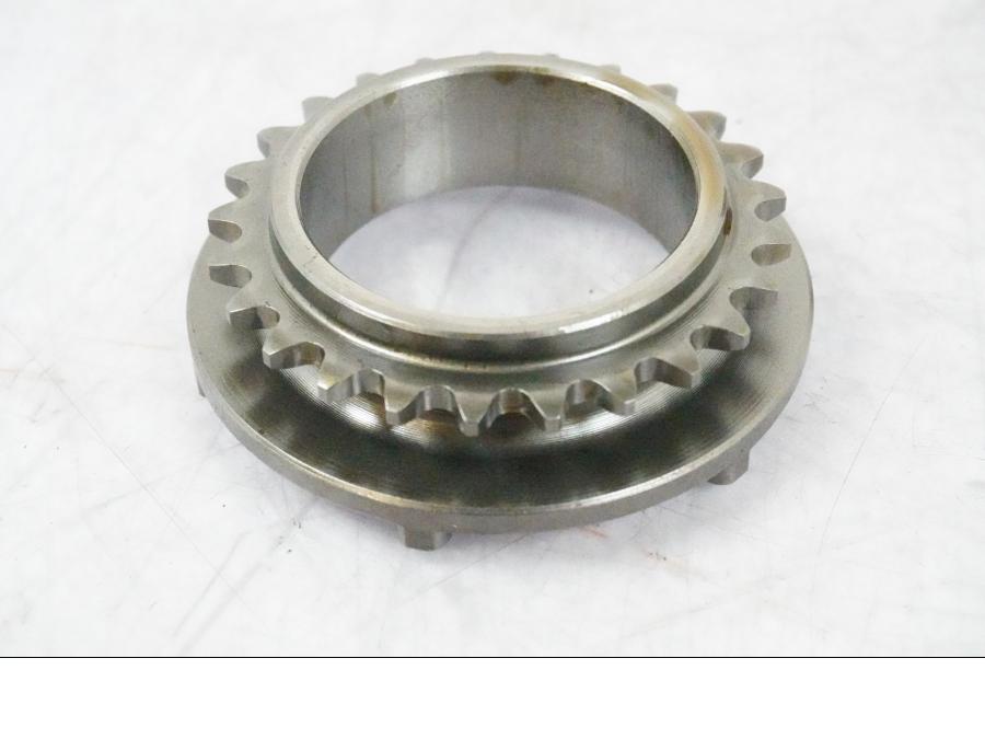 Vänster sida på Oljepump från en BMW K 1200 S -2005 motorcykel.