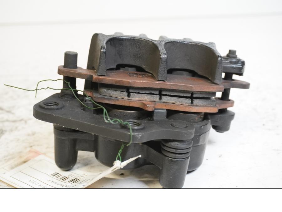 Höger sida på Bromsok från en Suzuki VZ 800 -2000 motorcykel.