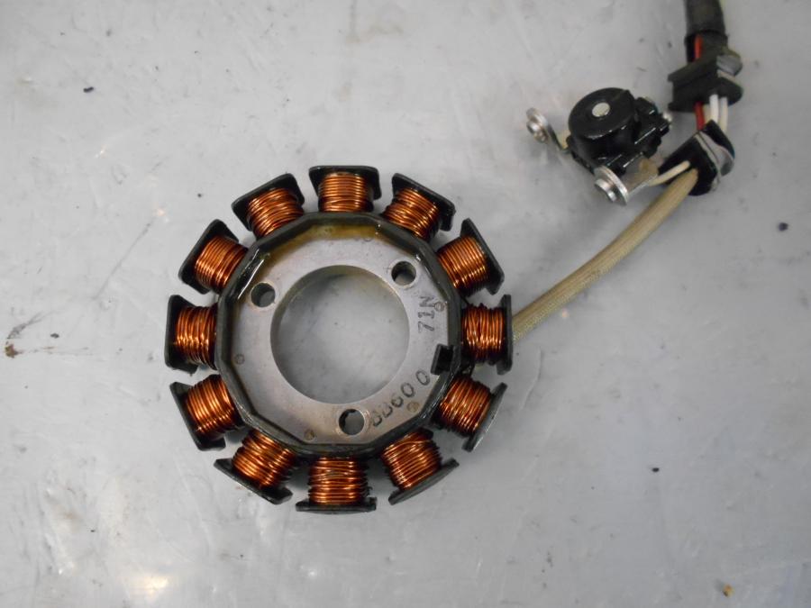 Framsidan på Generator från en Yamaha YS 125 -2017 motorcykel.