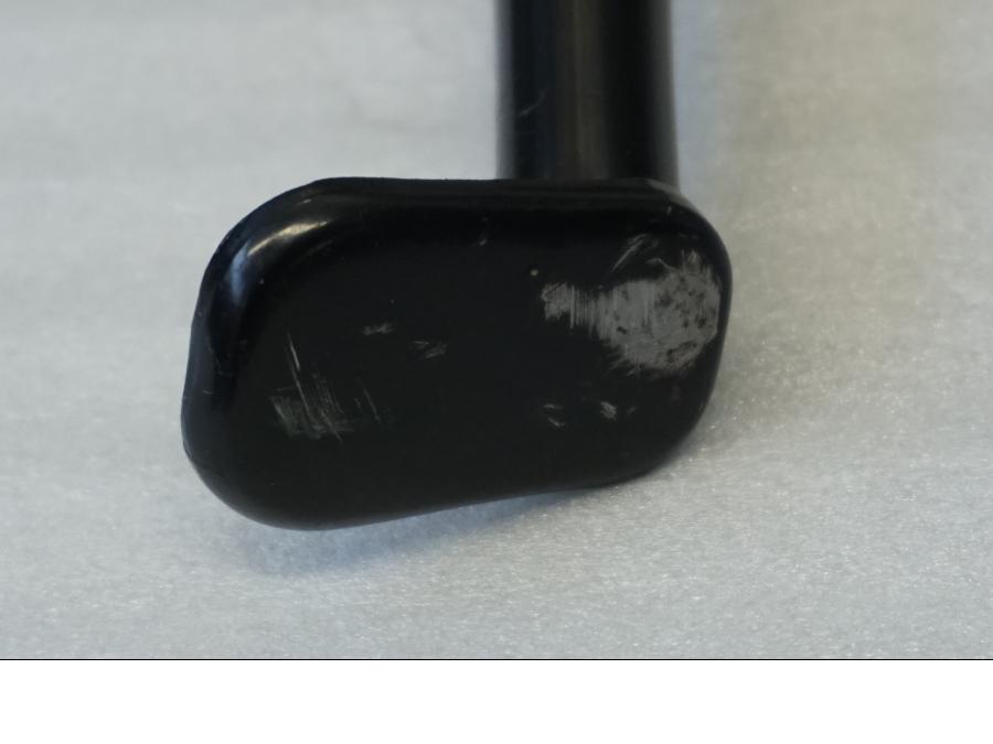 Vänster sida på Sidostöd från en Honda CBR 600 -2000 motorcykel.