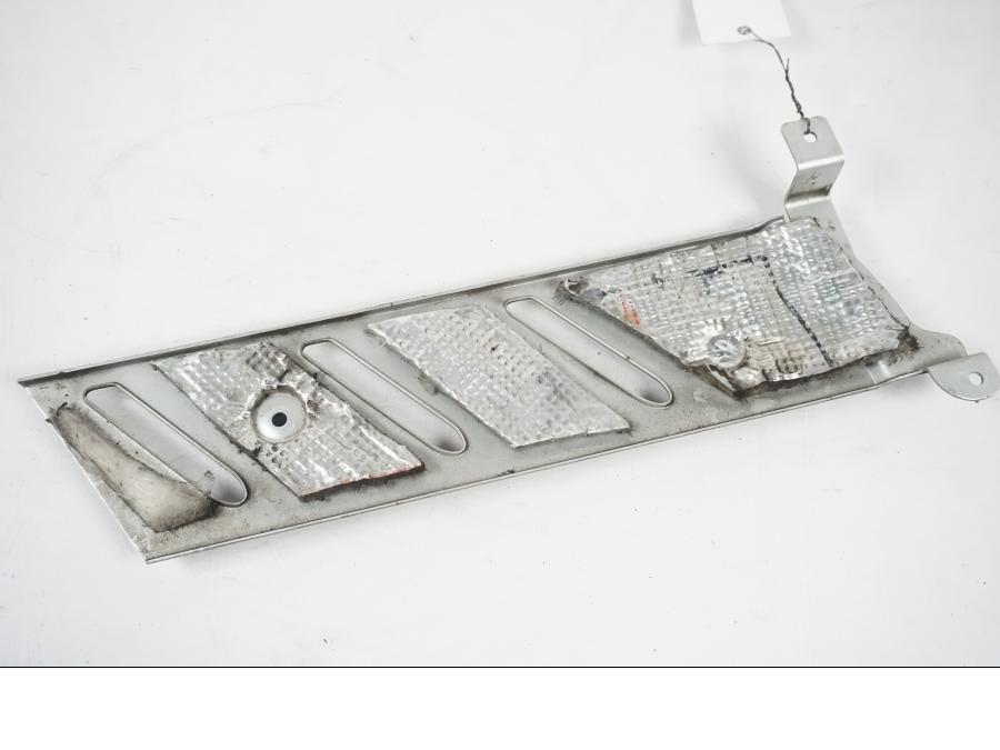 Snett uppifrån på Ramskydd från en BMW F 650 CS -2002 motorcykel.