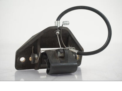 Framsidan på Sadellåsmekanism från en BMW F 650 CS -2002 motorcykel.