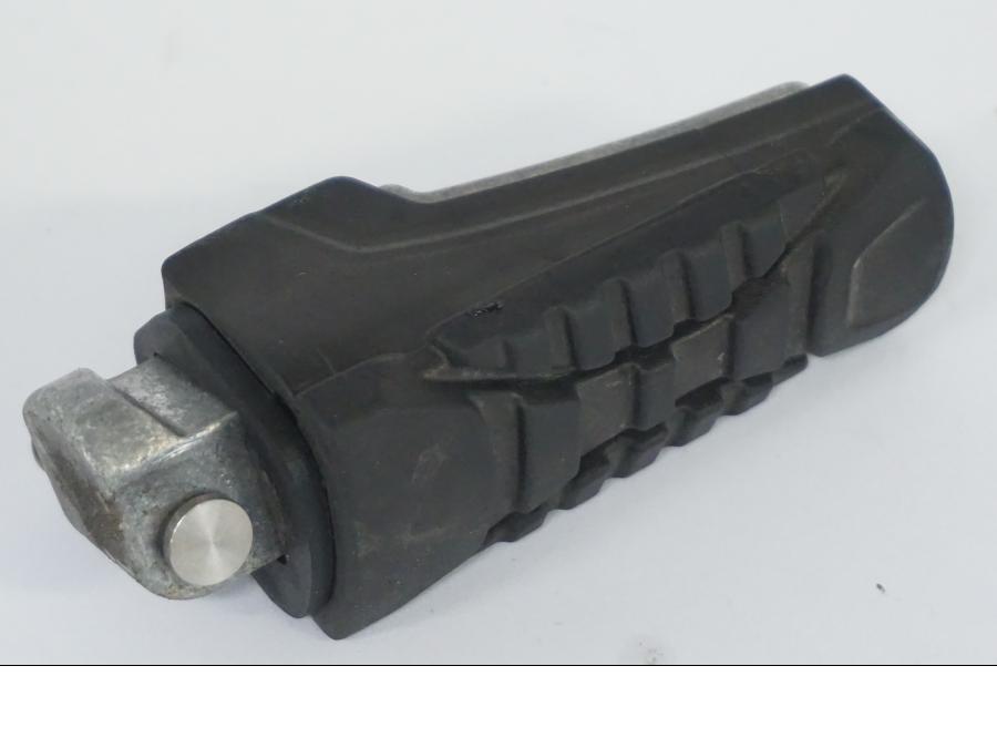 Snett uppifrån på Fotpinne från en BMW R 1250 GS -2022 motorcykel.