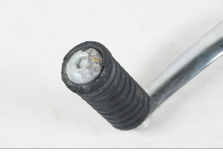 Baksidan på Växelpedal från en H-D Softail FXCW Rocker -2008 motorcykel.