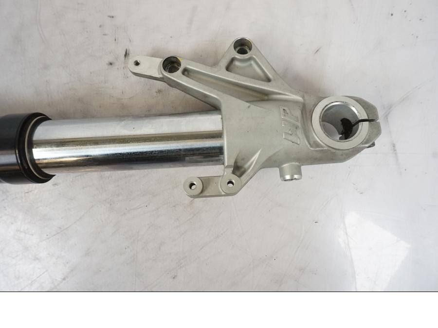 Baksidan på Gaffelben från en KTM 990 Super Duke -2006 motorcykel.