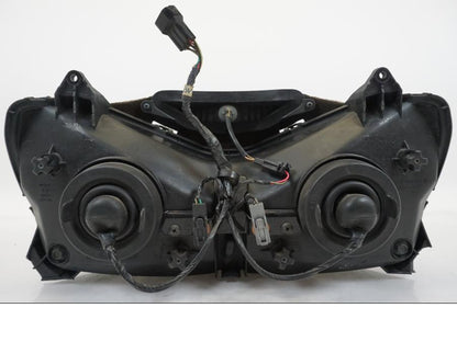 Snett nerifrån på Strålkastare från en Kawasaki ZX-12R -2000 motorcykel.