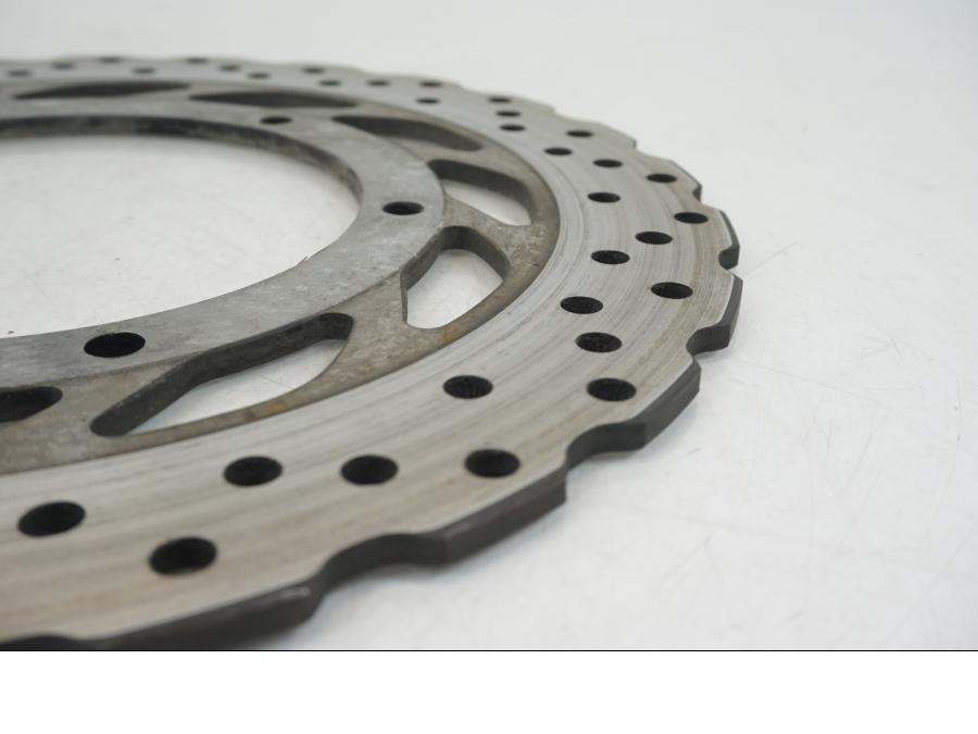 Höger sida på Bromsskiva från en Yamaha XT 1200 A -2010 motorcykel.