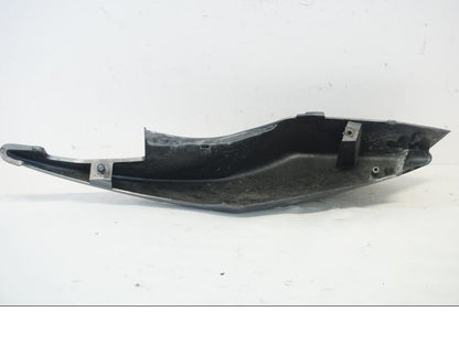Vänster sida på Bakvinge från en Suzuki GSX-R 1000 -2006 motorcykel.