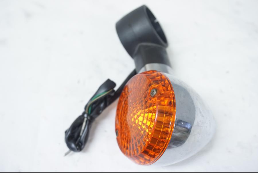 Vänster sida på Blinkers från en Kawasaki VN 800 -1996 motorcykel.