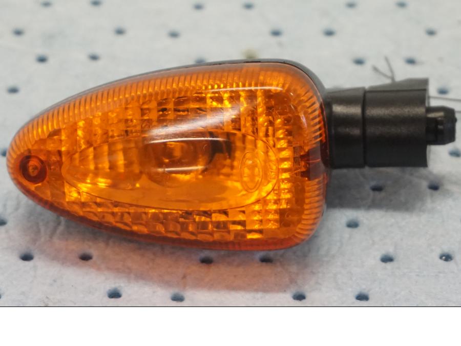 Framsidan på Blinkers från en BMW F 800 ST -2007 motorcykel.