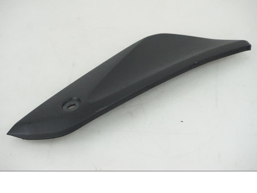 Framsidan på Bensintankskåpa från en Honda CBR 1000 -2005 motorcykel.