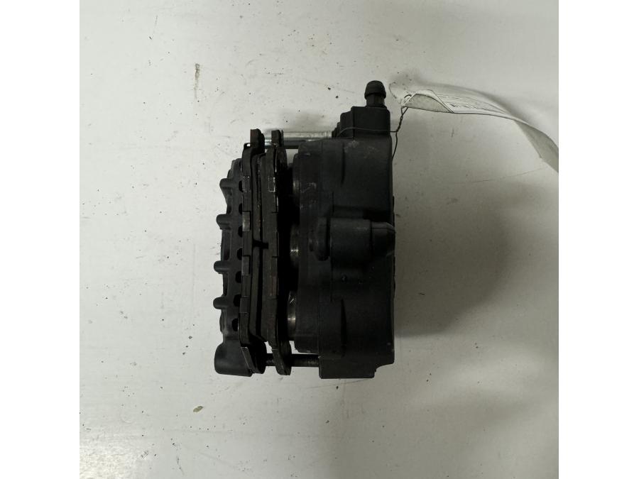 Höger sida på Bromsok från en Honda CBR 1100 XX -2000 motorcykel.