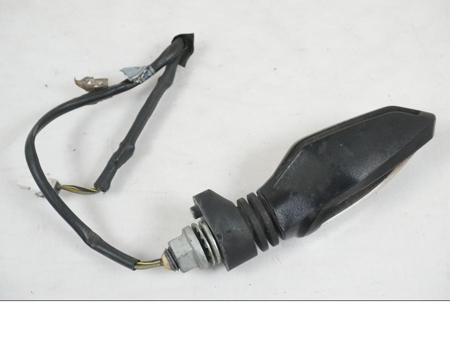 Snett nerifrån på Blinkers LED från en Husqvarna 701 SUPERMOTO ABS -2016 motorcykel.