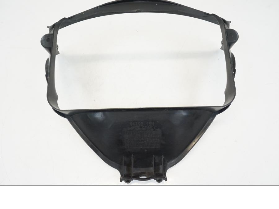 Snett nerifrån på Trekanten från en Suzuki GSX 1300 R -2017 motorcykel.