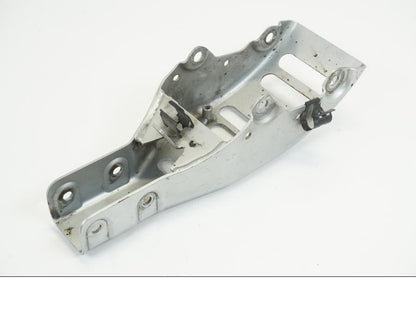 Baksidan på Hasplåt från en BMW F 650 CS -2002 motorcykel.