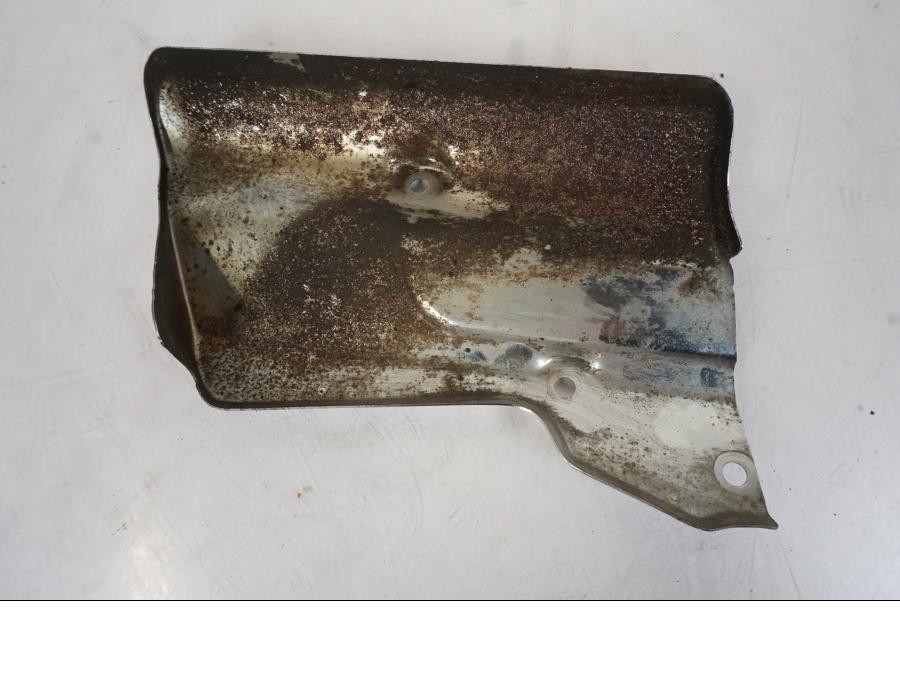 Snett nerifrån på Fotpinnehälskydd från en Honda VFR 750 -1994 motorcykel.