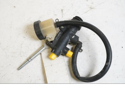 Framsidan på Bromshuvudcylinder från en KTM 690 SMC -2009 motorcykel.