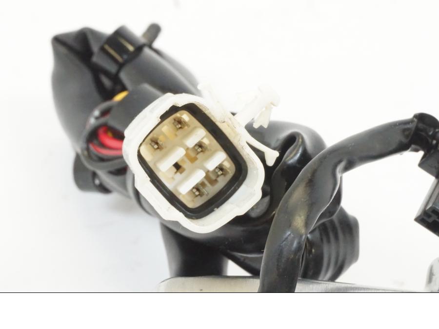 Snett uppifrån på Styrelreglage från en Kawasaki VN 2000 -2006 motorcykel.