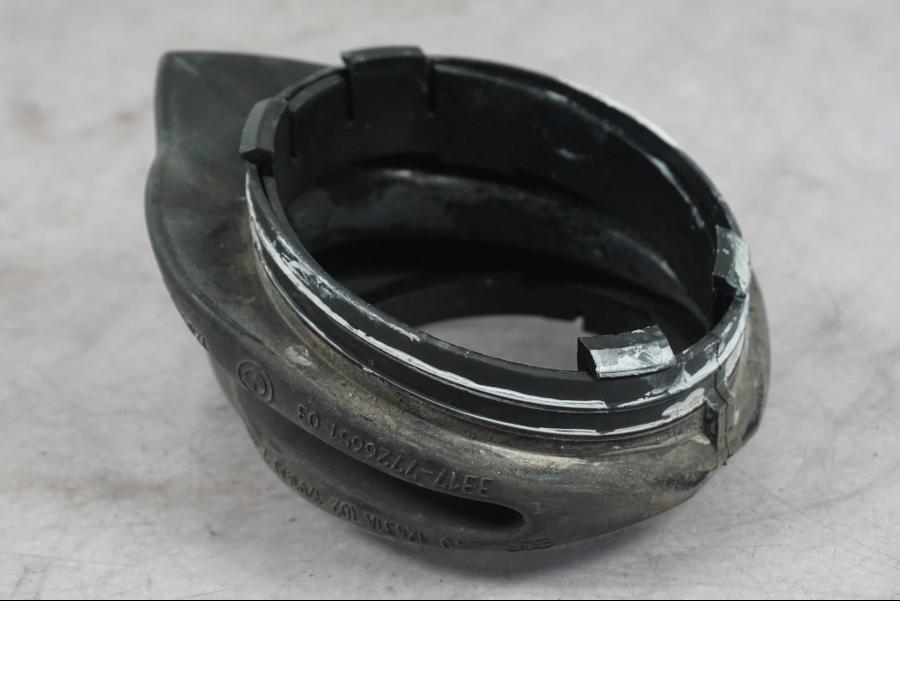 Snett nerifrån på Drivknut Damask från en BMW K 1600 GTL -2015 motorcykel.