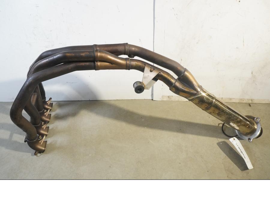 Framsidan på Grenrör från en Triumph Daytona 650 -2005 motorcykel.