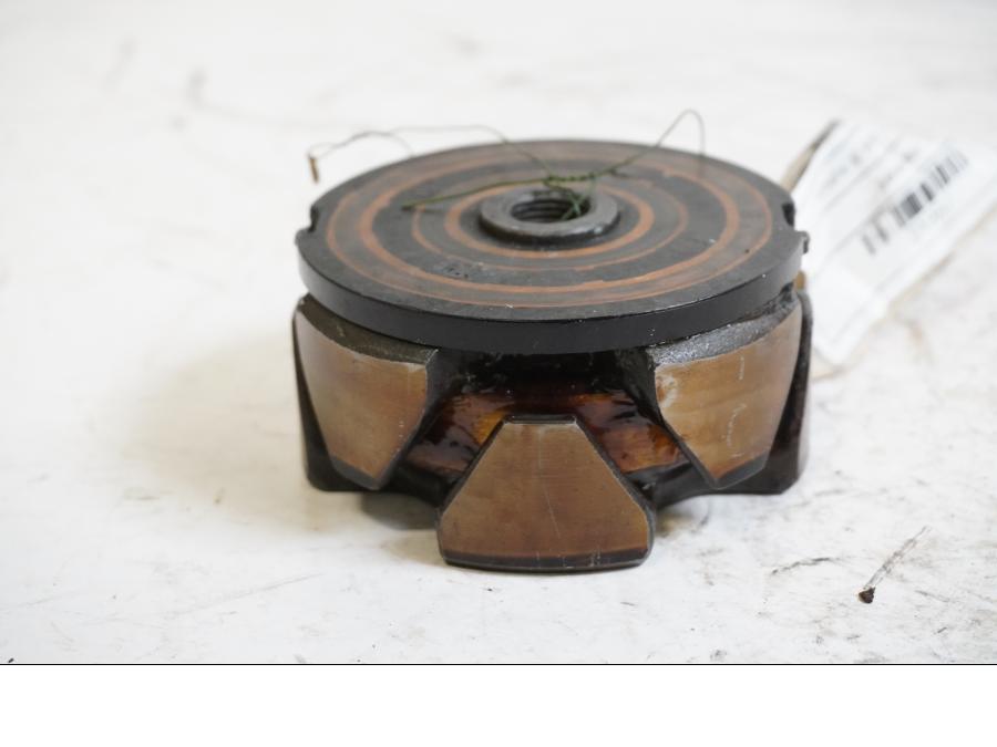 Framsidan på Generator från en Yamaha XJ 900 -1983 motorcykel.