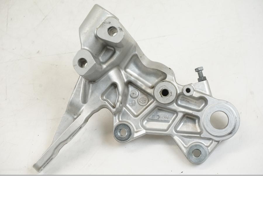 Vänster sida på Fotpinnefäste från en Husqvarna 701 Supermoto -2020 motorcykel.