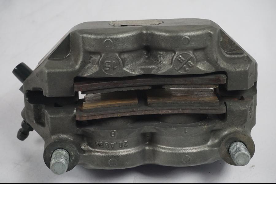 Snett uppifrån på Bromsok från en KTM 1290 Super Duke R -2015 motorcykel.