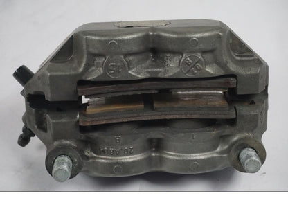 Snett uppifrån på Bromsok från en KTM 1290 Super Duke R -2015 motorcykel.