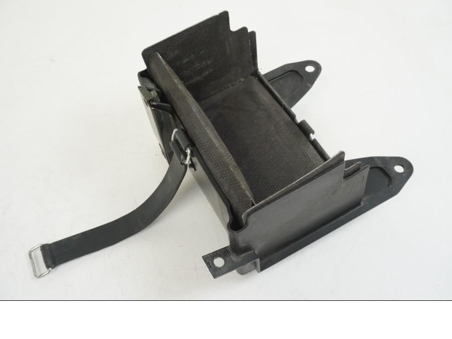 Höger sida på Batterihållare från en Yamaha YZF 1000 R1 -2006 motorcykel.