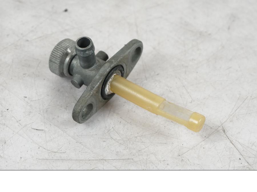 Framsidan på Bensinkran från en KTM 690 SM R -2009 motorcykel.